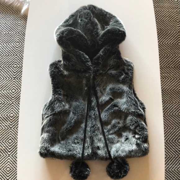 Lorna Jane Jackets & Blazers - Lorna Jane fur vest with hoodie